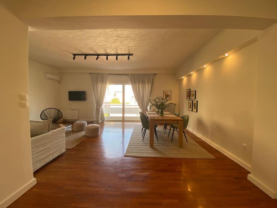 2-Bedroom Apartment In Athina เอเธนส์ ภายนอก รูปภาพ