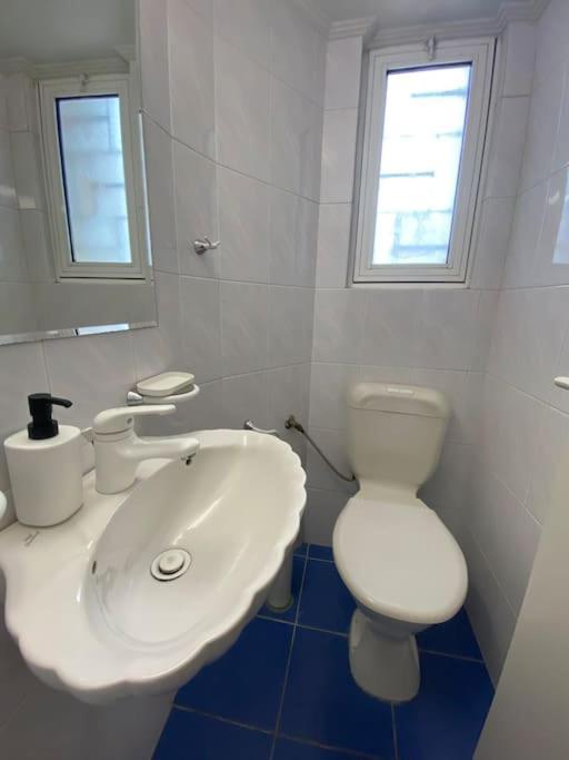 2-Bedroom Apartment In Athina เอเธนส์ ภายนอก รูปภาพ