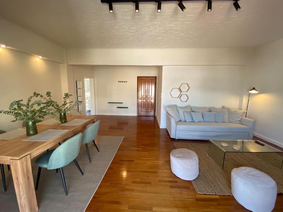 2-Bedroom Apartment In Athina เอเธนส์ ภายนอก รูปภาพ