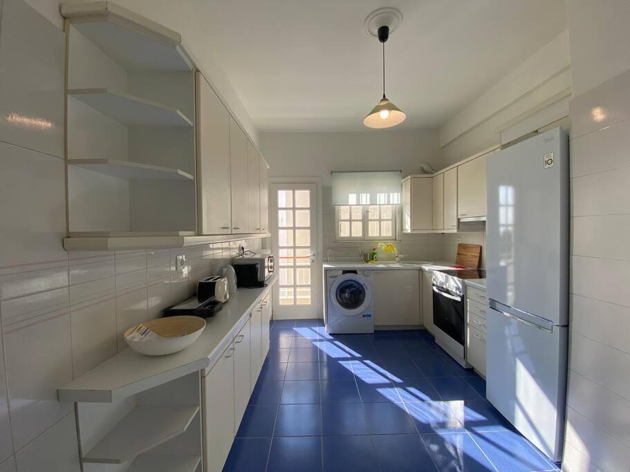 2-Bedroom Apartment In Athina เอเธนส์ ภายนอก รูปภาพ