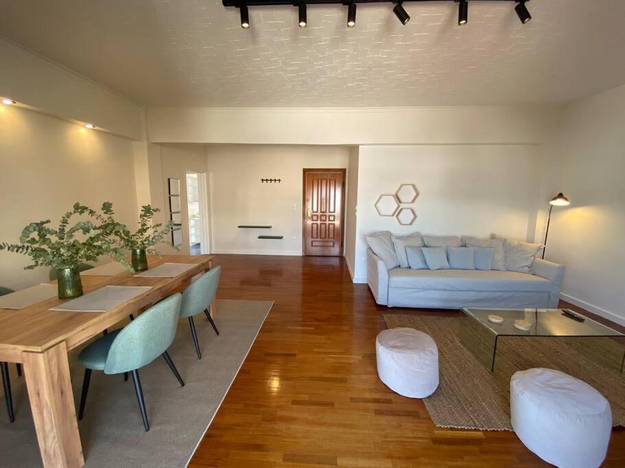 2-Bedroom Apartment In Athina เอเธนส์ ภายนอก รูปภาพ