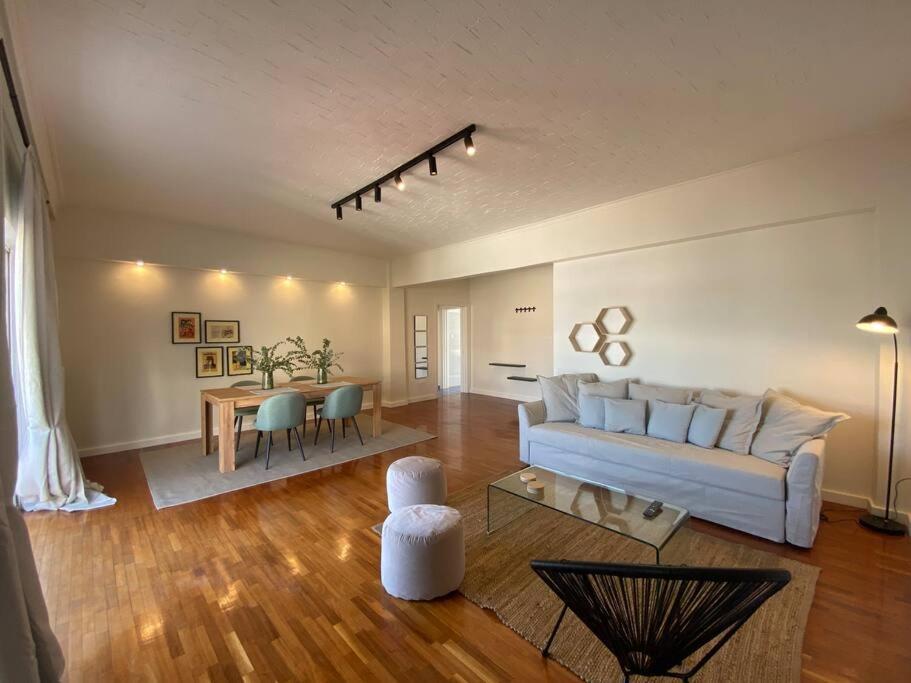 2-Bedroom Apartment In Athina เอเธนส์ ภายนอก รูปภาพ